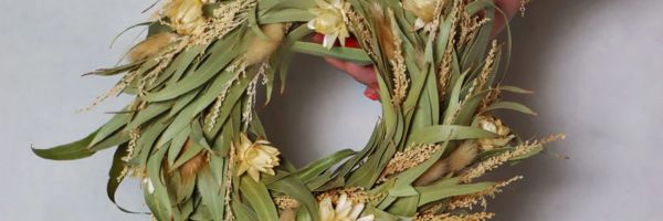 Top 10 DIY Projects with Dried Flowers