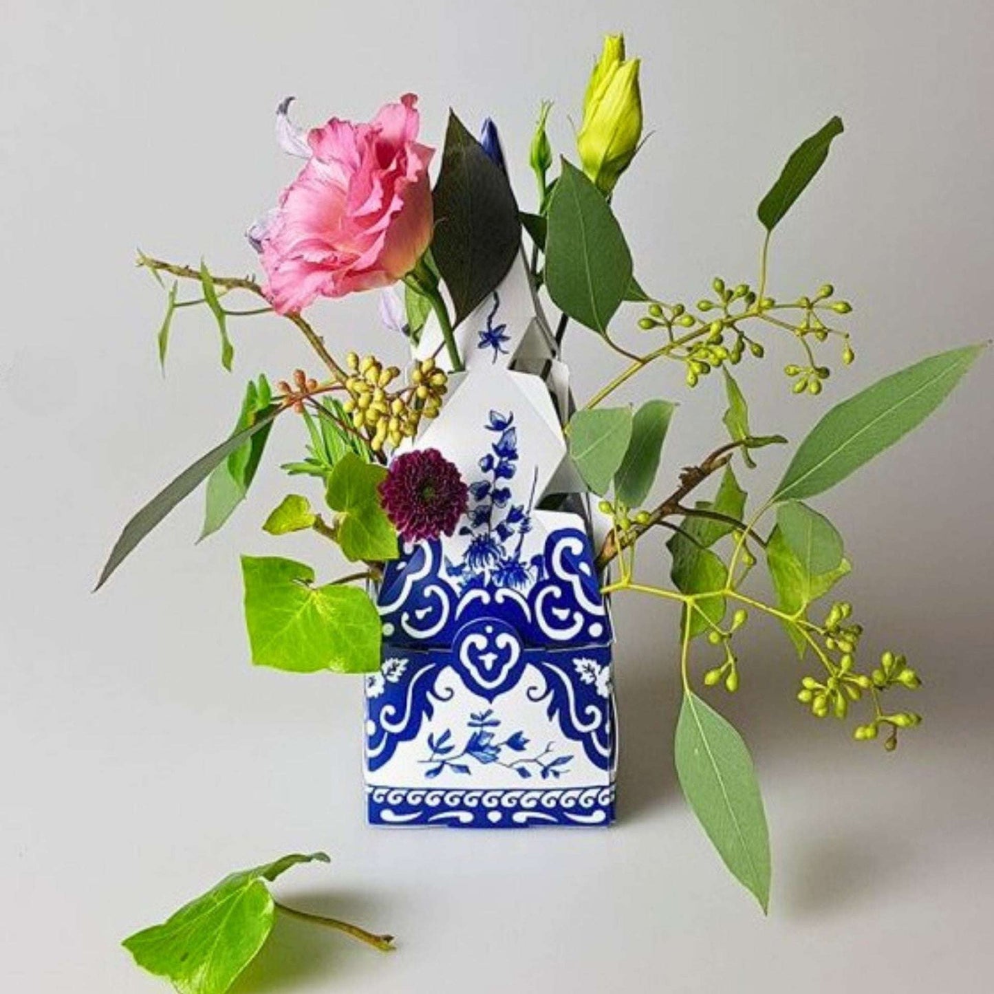 Delft Pasture - Letterbox DIY Tulip Vase