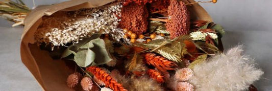 Dried Flowers for a Quick Halloween Door Display