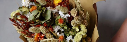 Autumn Shelf Decor with Dried Flowers UK Ideas