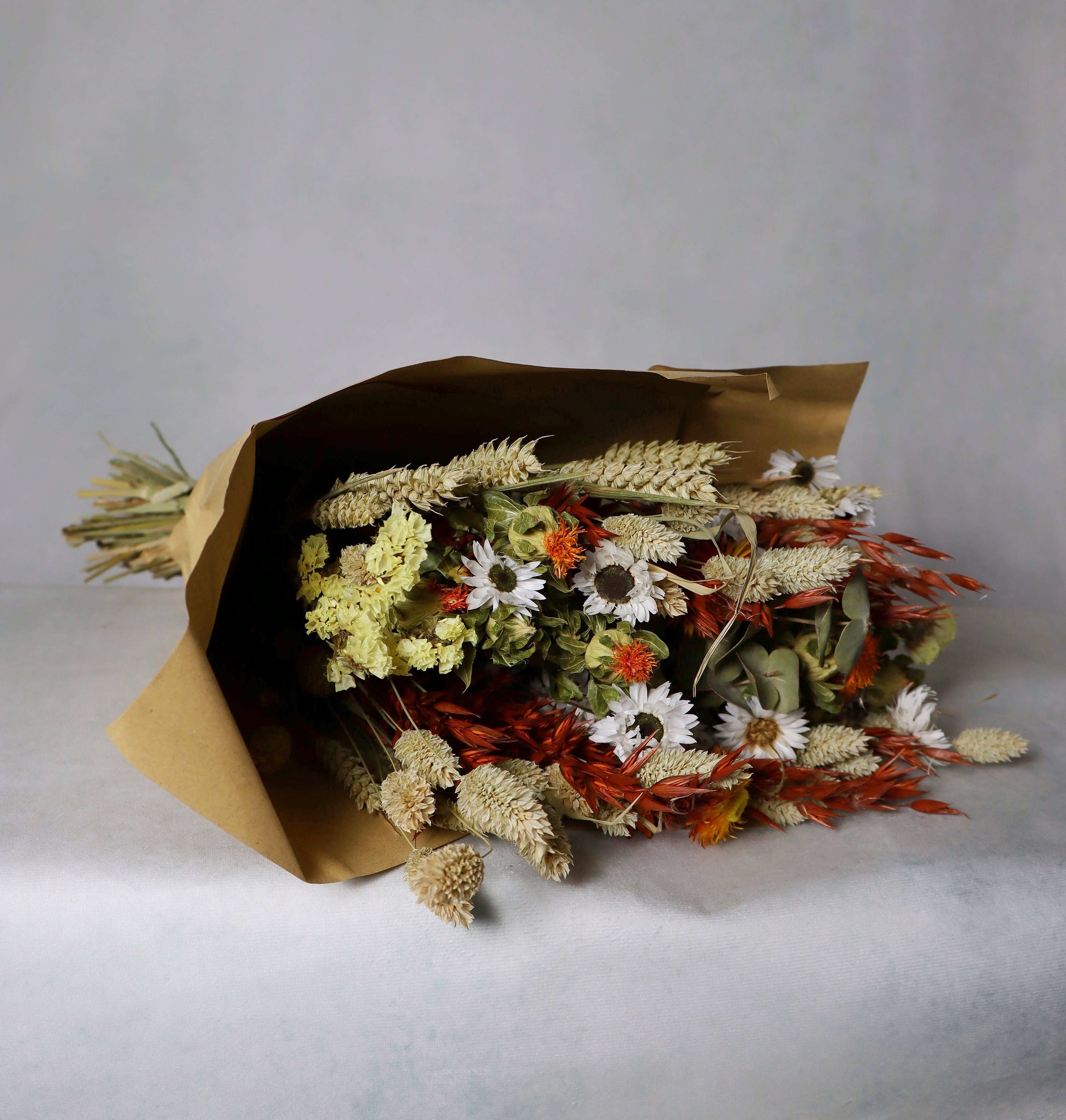 Golden Hollow - Botanical Bouquet